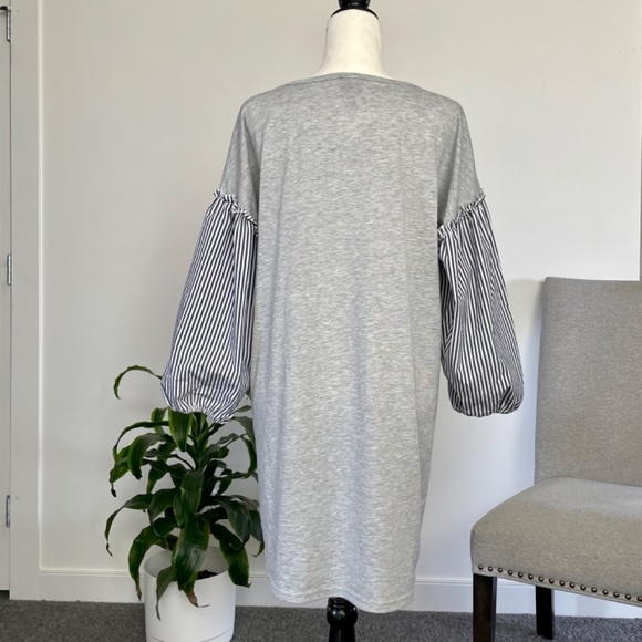 **SOLD**Como Vintage Grey Jersey Puff Sleeve Dress. Size M - Picture 2 of 10